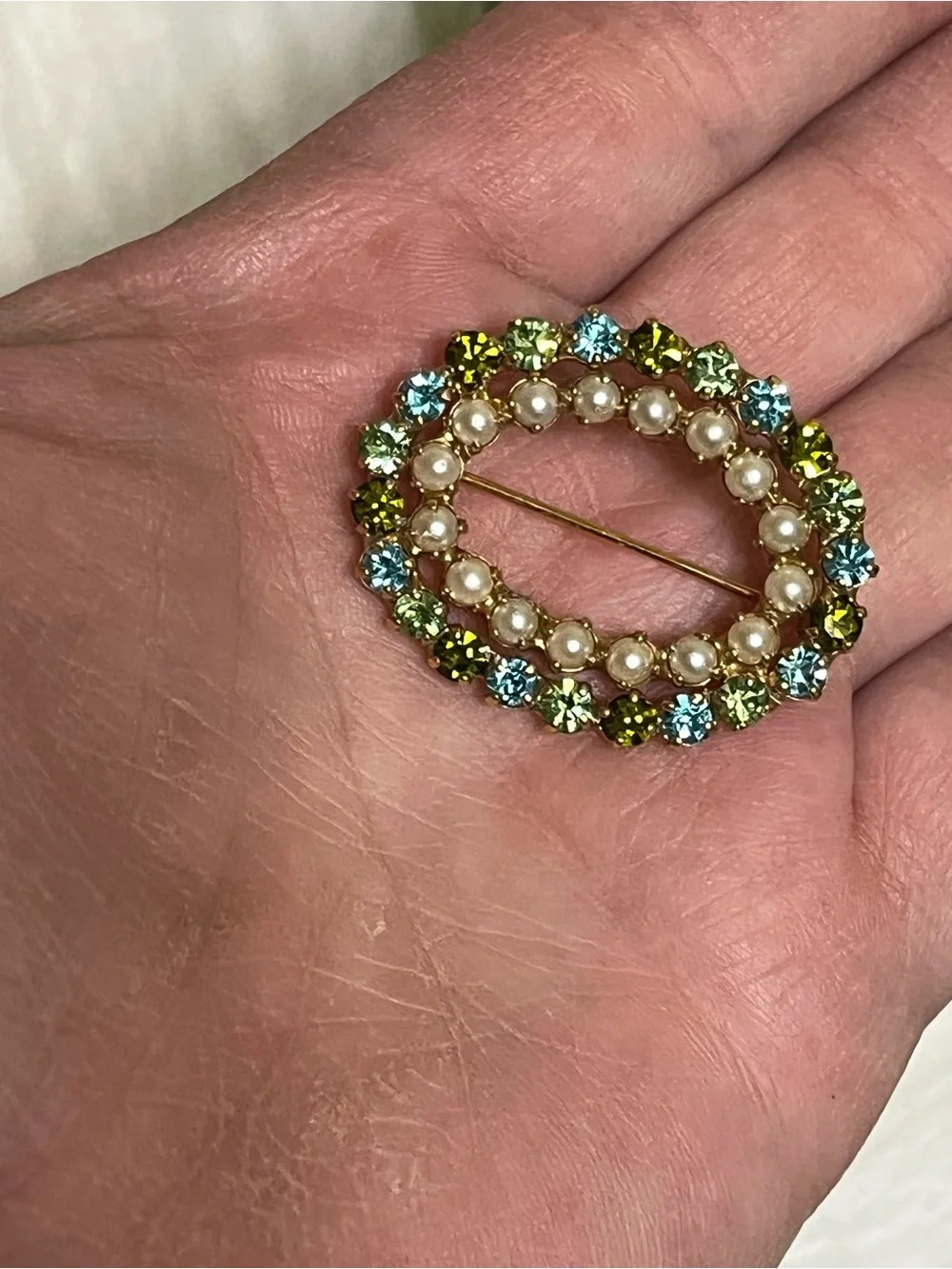 Small Vintage Rhinestone Pearl Brooch